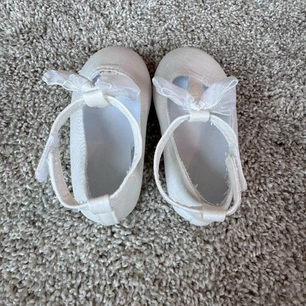 Girls Dress Shoes Bundle Black Mary Jane & White Bow Flats Size 5